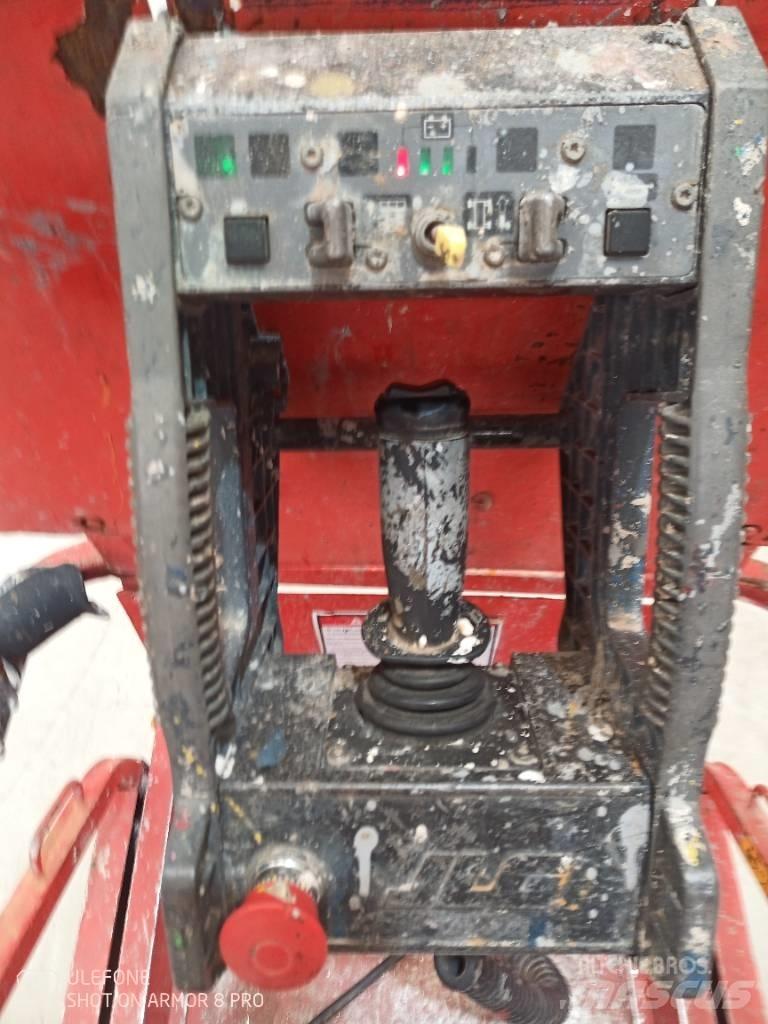 JLG 2030 ES 剪式升降機