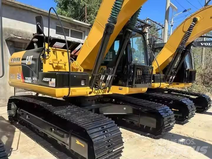 CAT CAT320D2 中型挖土機/掘鑿機/挖掘機 7t-12t