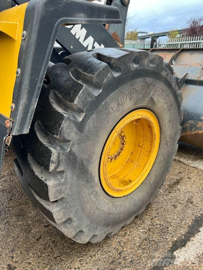 Komatsu WA320PZ-6 輪胎式裝載機