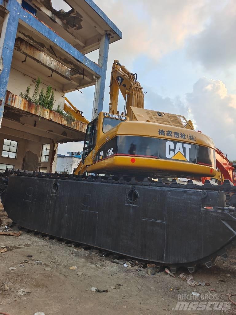 CAT 320 C 水陸兩用挖掘機