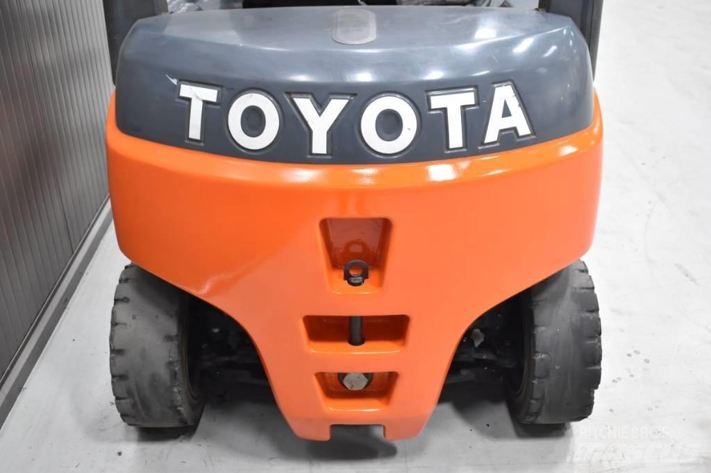 Toyota 8FBMT16 電動堆高機