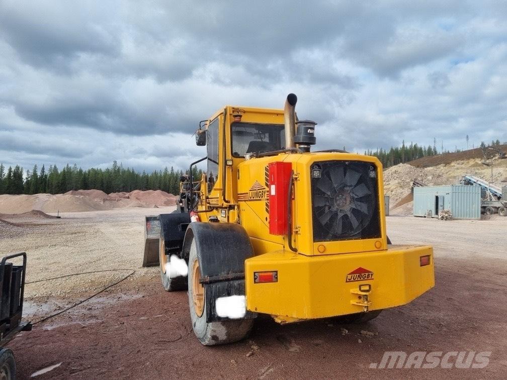 Ljungby L 18 輪胎式裝載機