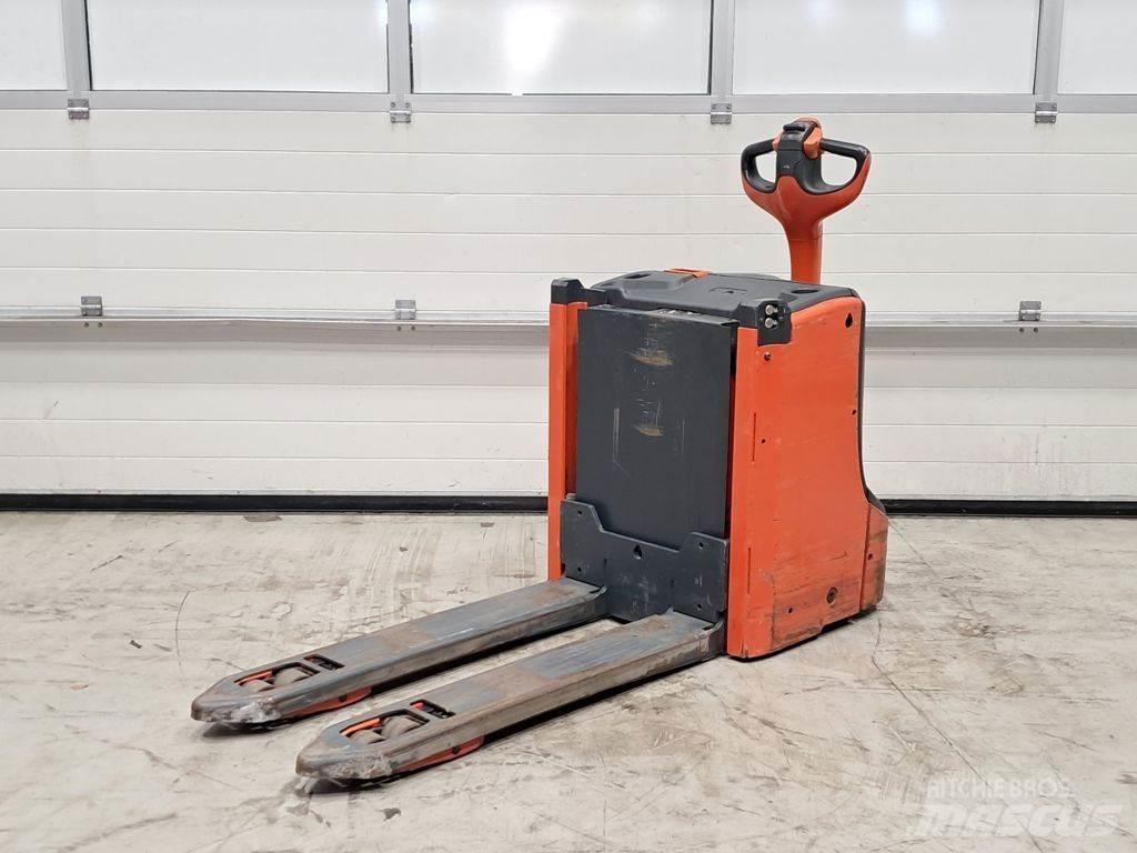 Linde T16L 手拉式油壓拖板車