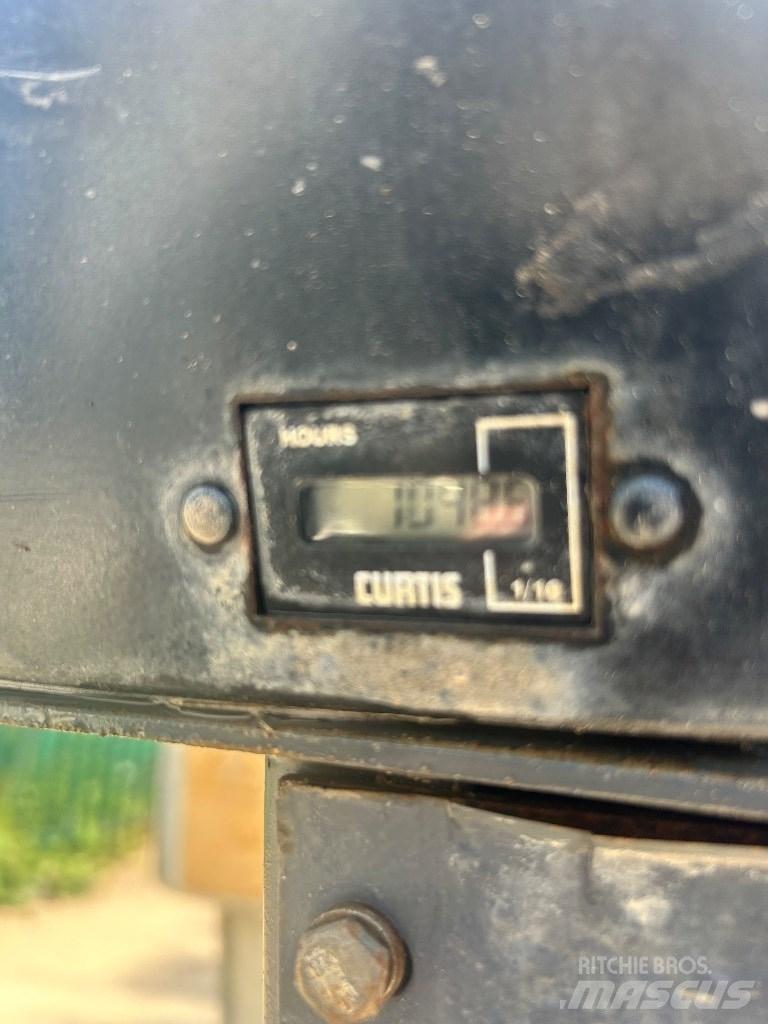 Terex TA 1 側卸礦車