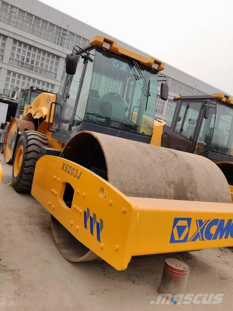 XCMG XS203J 單輪滾壓機