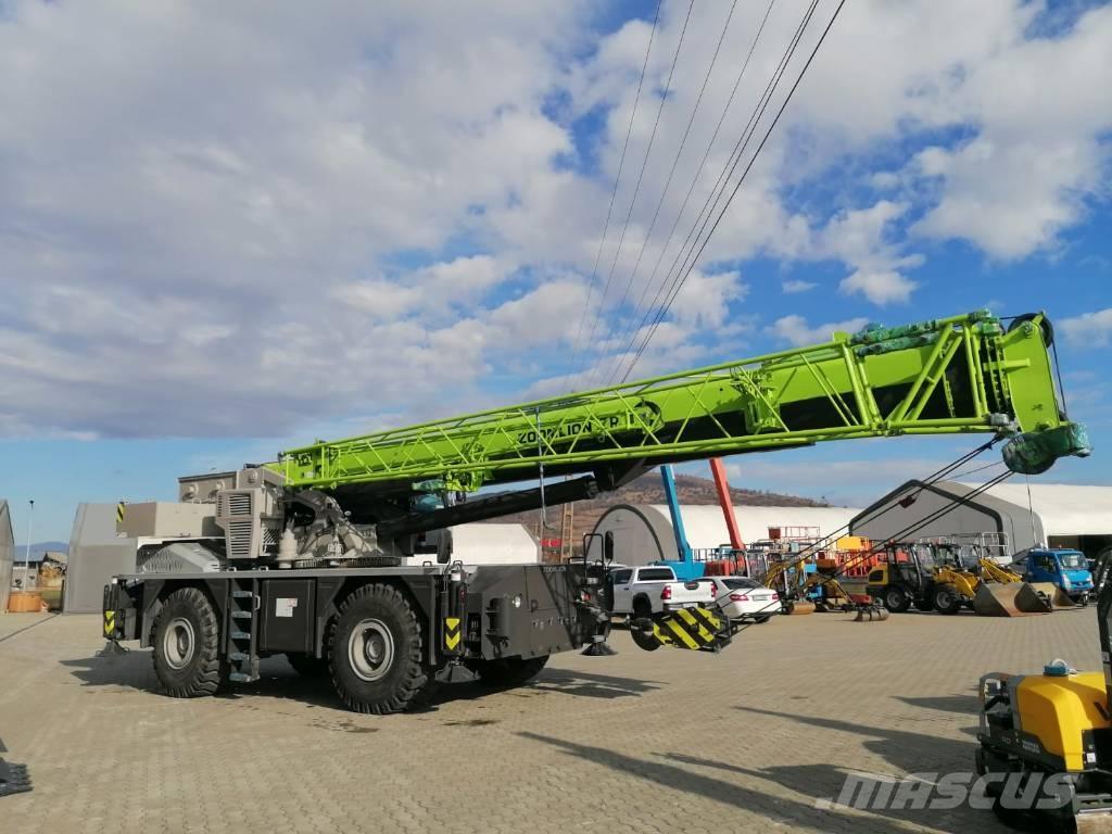 Zoomlion ZRT400 越野起重機