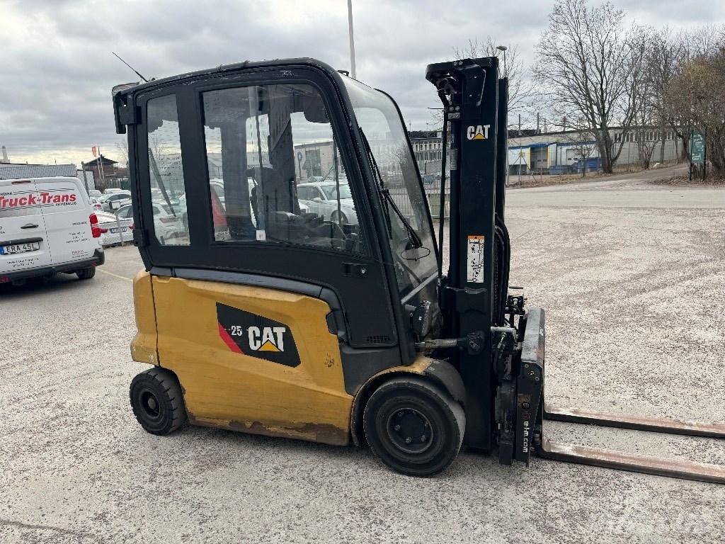 CAT EP25N 電動堆高機