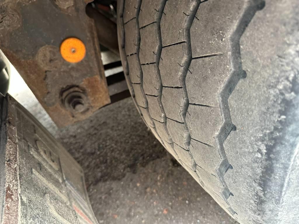 Krone SDP 27 MEGA 篷布半拖車