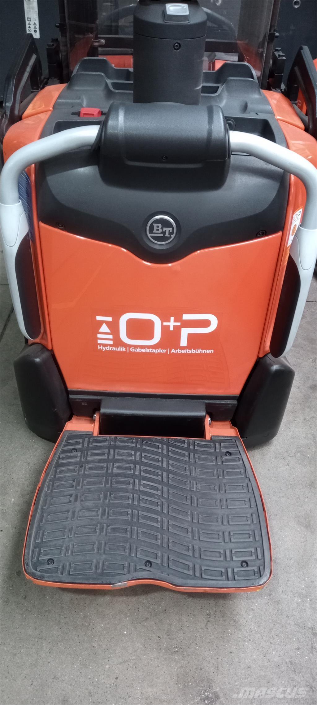 Toyota SPE160L 自走式堆積機