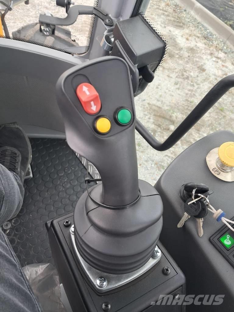Paus SL 9075 伸縮輪式裝載機