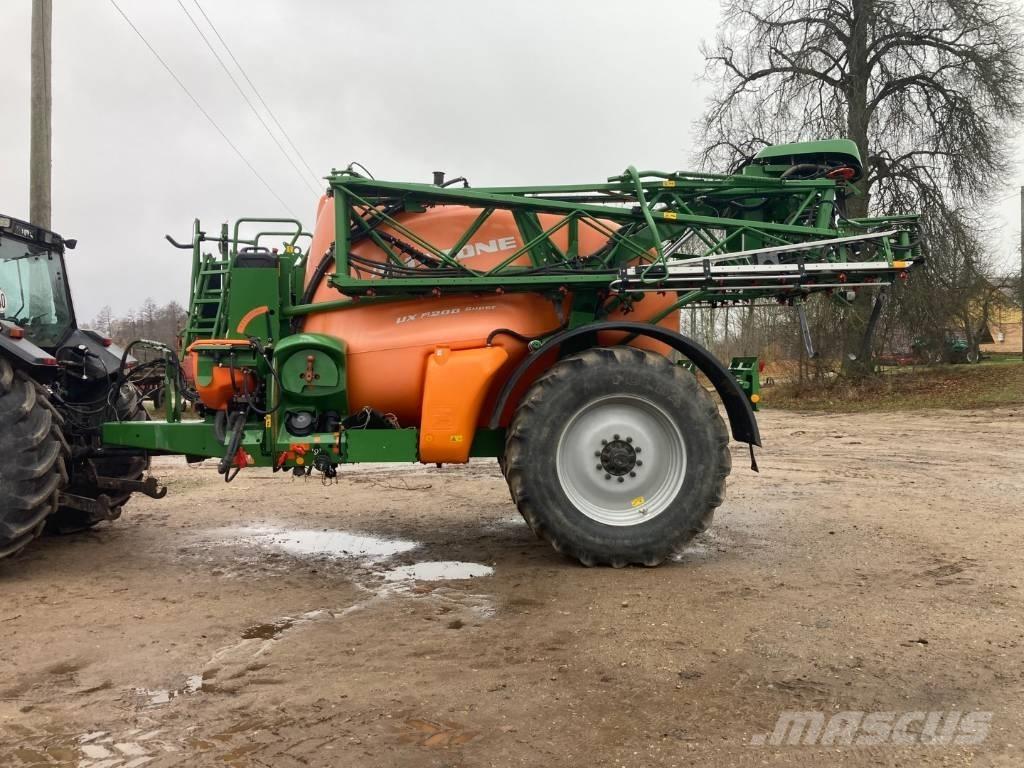 Amazone UX 5200 牽引式噴霧機