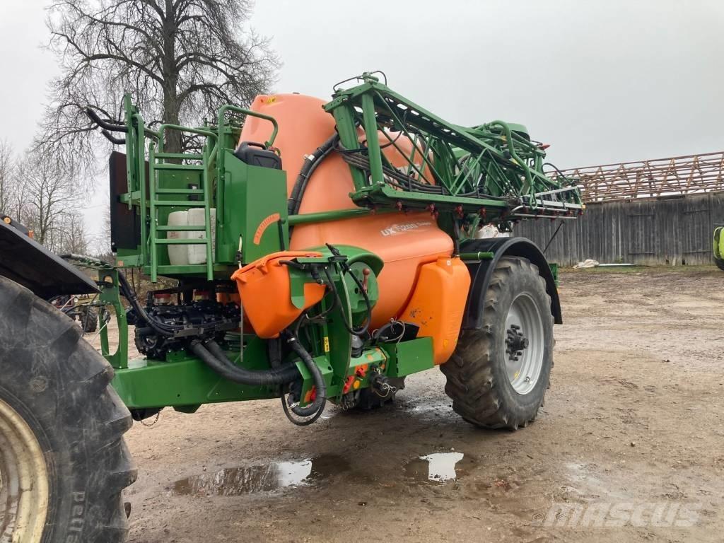 Amazone UX 5200 牽引式噴霧機