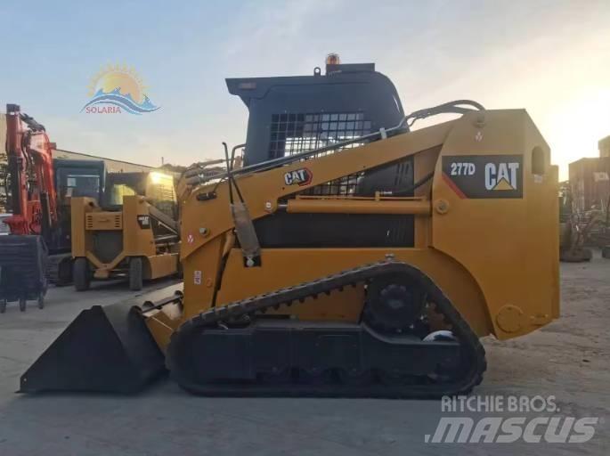 CAT 277D 滑移轉向裝載機