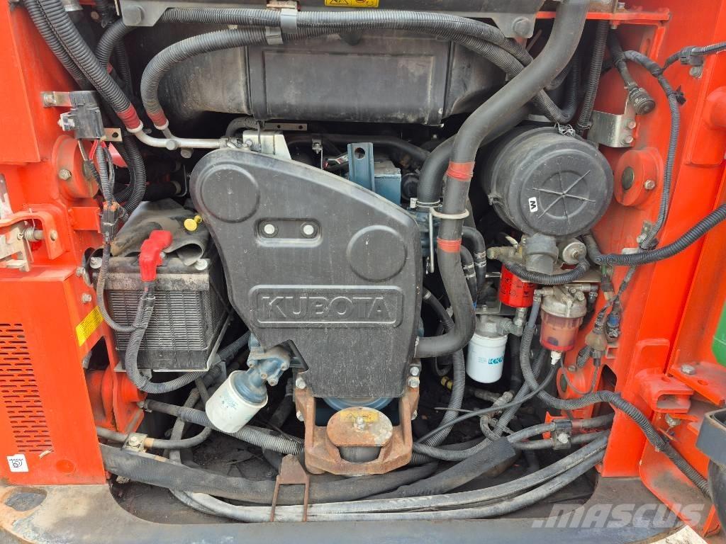 Kubota SSV 65 滑移轉向裝載機