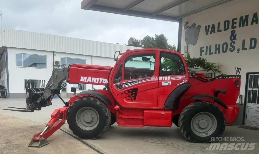 Manitou MT 1440 伸縮臂操作車