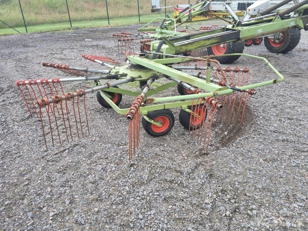 CLAAS Liner 3000 堆草機