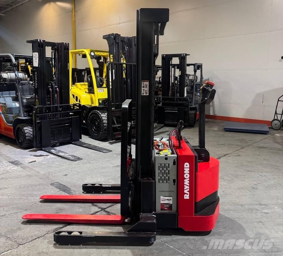 Raymond RSS40 自走式堆積機