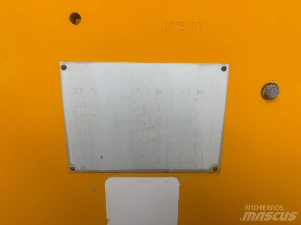 JCB 532-120 伸縮臂操作車