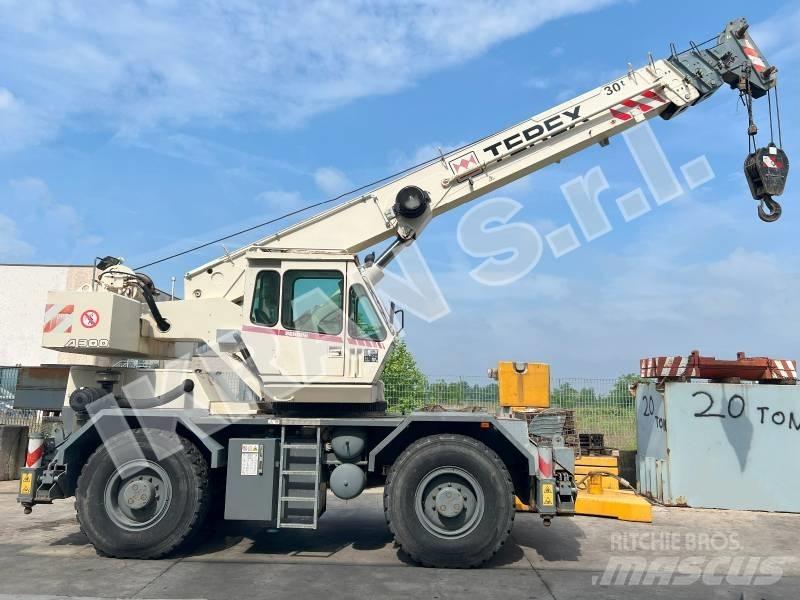 Terex A 300 越野起重機