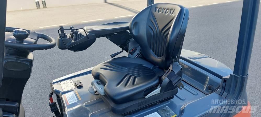 Toyota 8FBMT16 電動堆高機