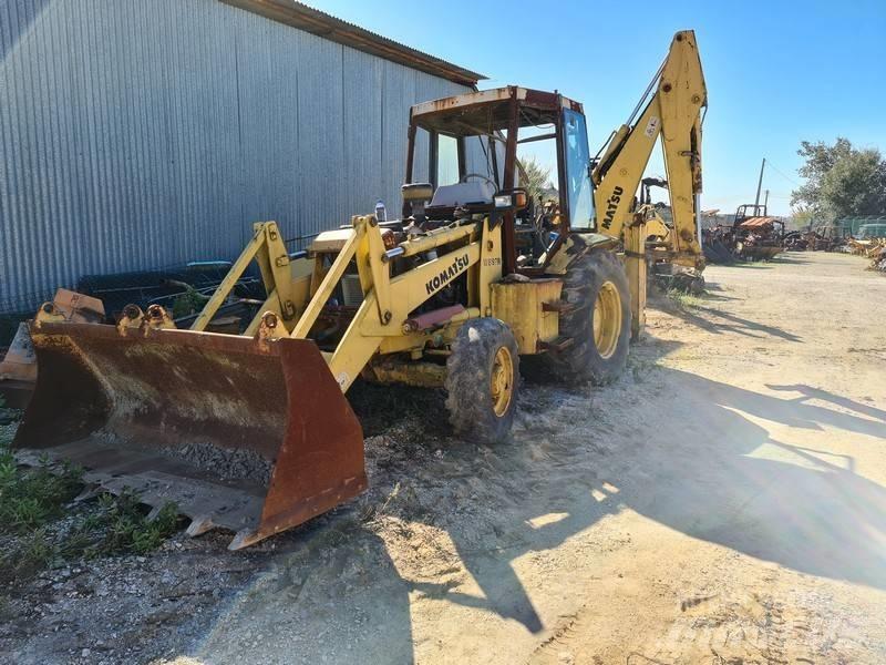 Komatsu WB97R 反鏟裝載機