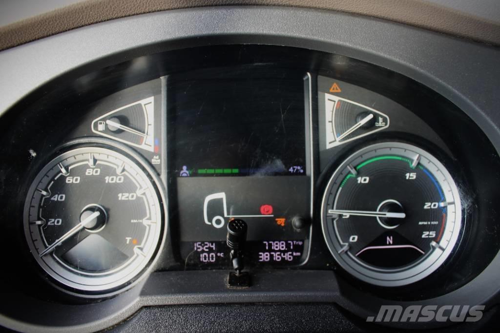 DAF XF 480 FAR 貨箱式卡車