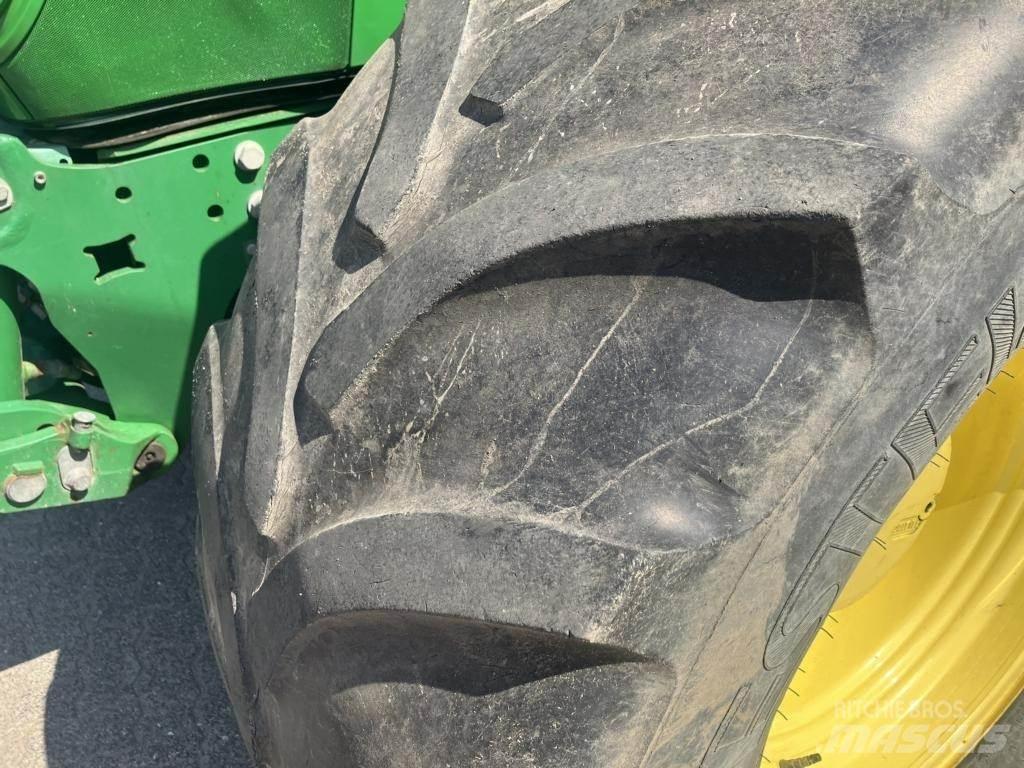 John Deere 6210R 曳引機