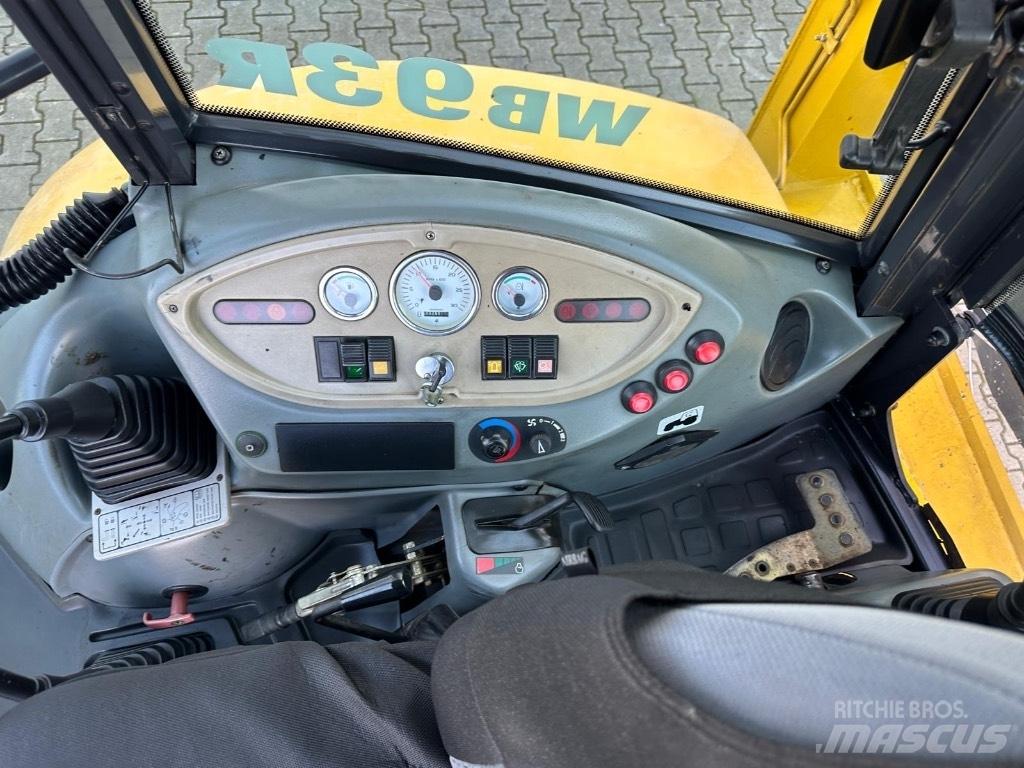 Komatsu WB93R 反鏟裝載機