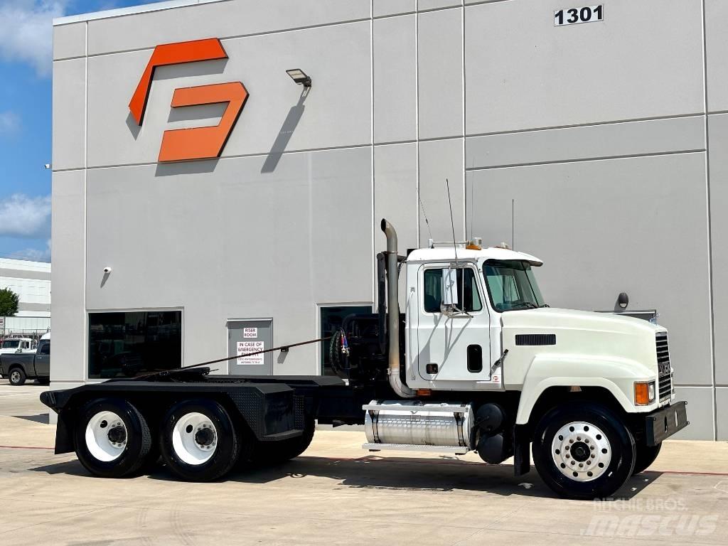 Mack CH 613 救援車