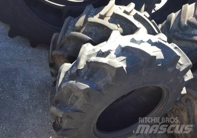  Pneus 12.4R20 輪胎、車輪和輪圈
