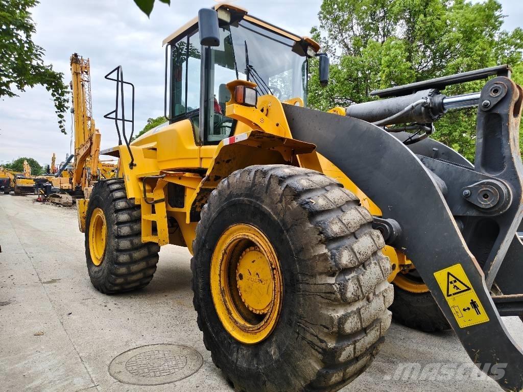 Volvo L 105 輪胎式裝載機