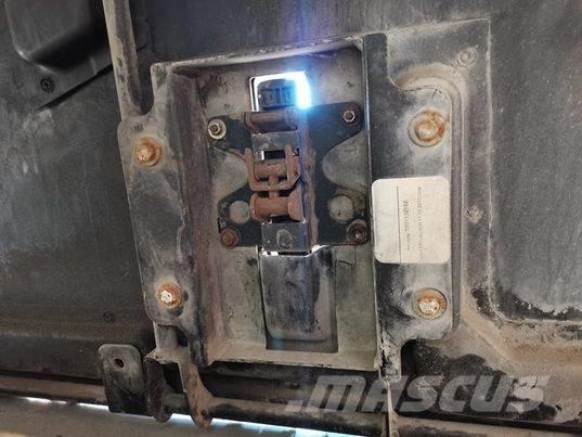 CAT TH 407 mask 駕駛室與內部
