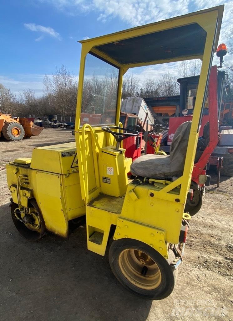 Bomag BW 100 AC 複合式滾壓機