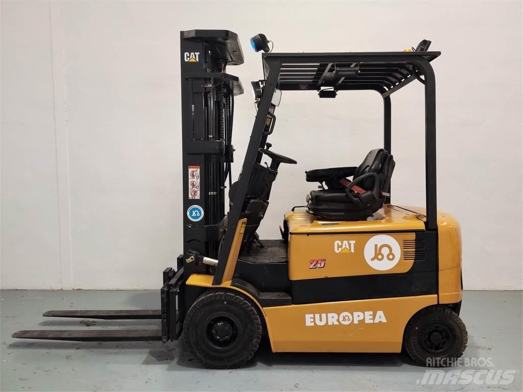 CAT EP25K PAC 電動堆高機