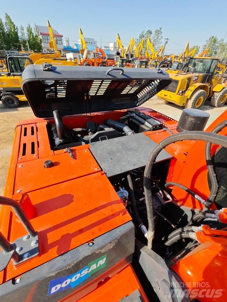 Doosan DX 225 LC 履帶式 挖土機/掘鑿機/挖掘機