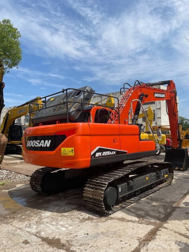Doosan DX 225 中型挖土機/掘鑿機/挖掘機 7t-12t
