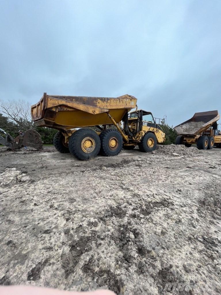 CAT 730 鉸接式起吊車