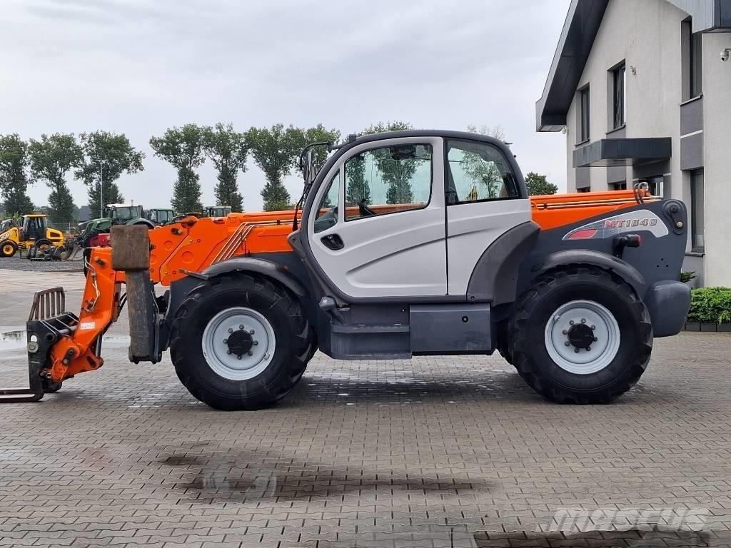 Manitou MT 1840 伸縮臂操作車