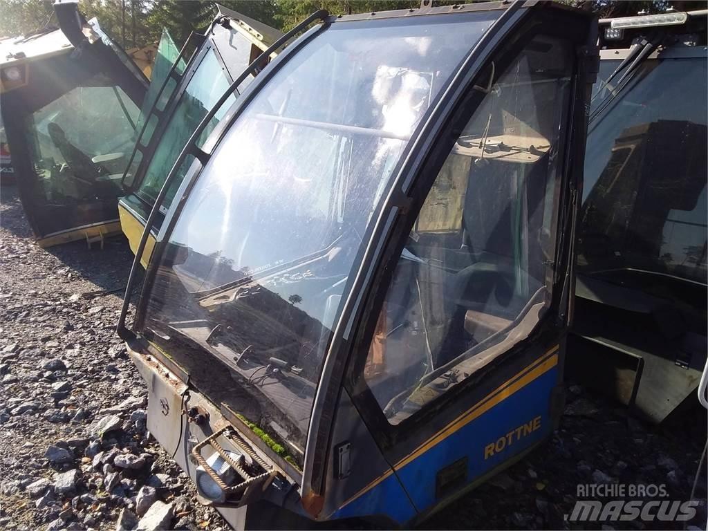 Rottne H20 駕駛室與內部