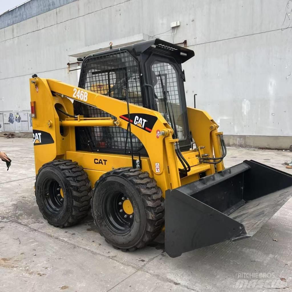 CAT 246 B 小型裝載機