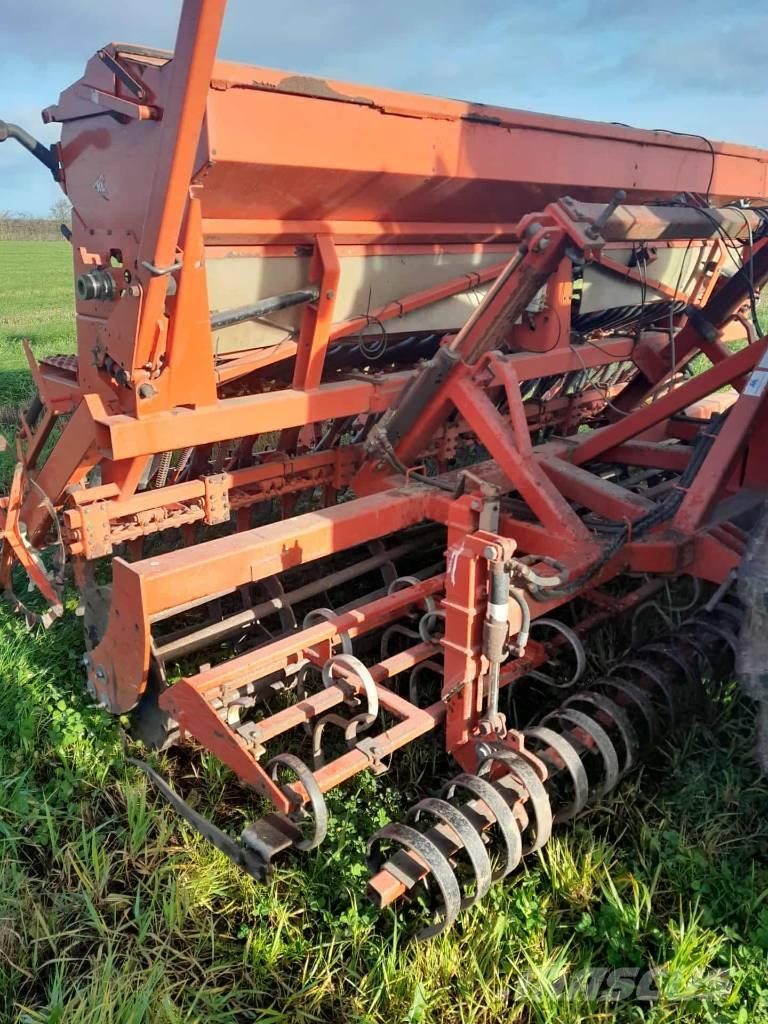 Kuhn Integra 4000 組合鑽