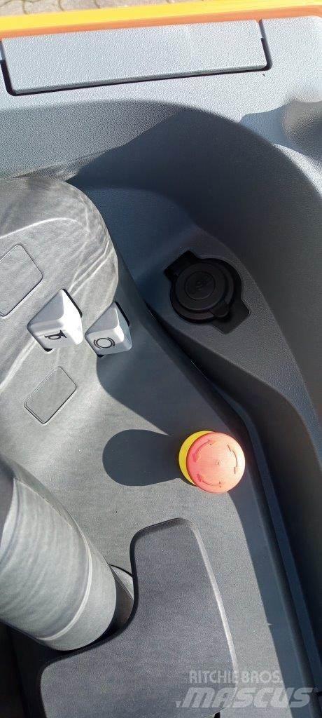 Toyota LSI200 低架升降機