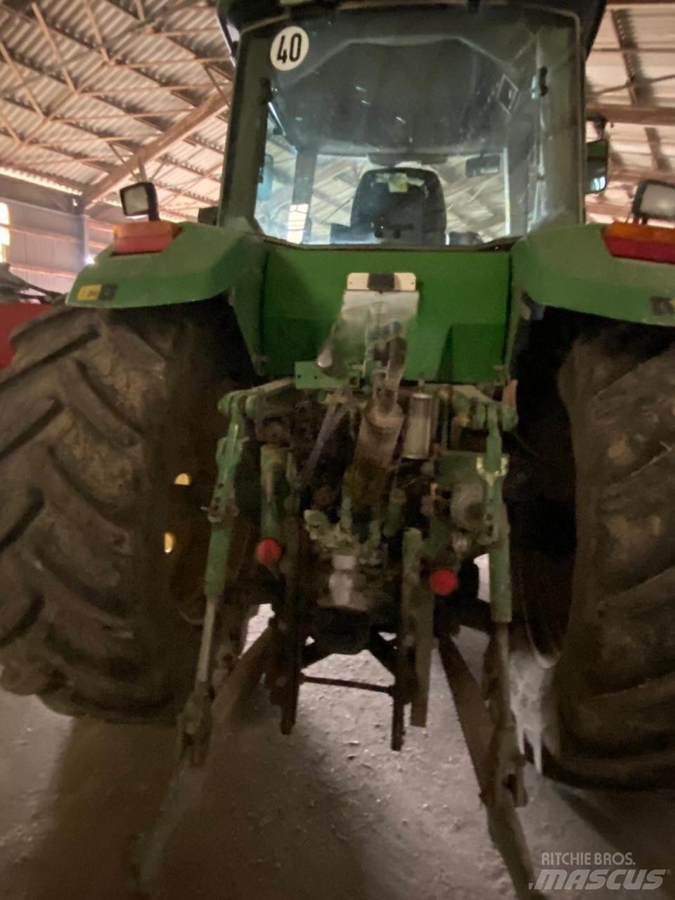 John Deere 8200 曳引機