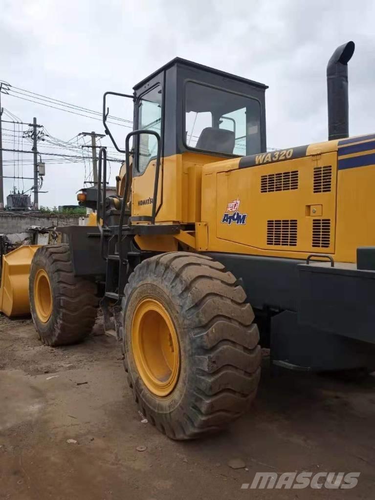 Komatsu WA 320-3 輪胎式裝載機