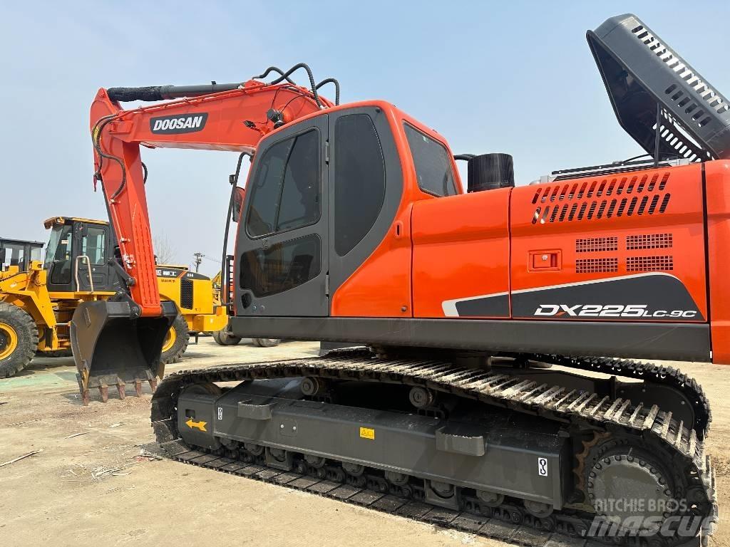 Doosan DX 225LC-9C 履帶式 挖土機/掘鑿機/挖掘機