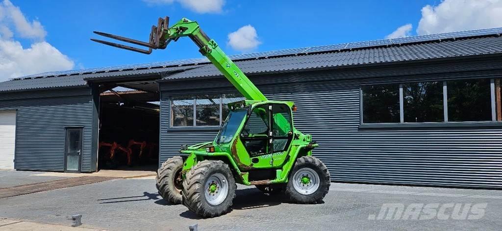 Merlo P40.7 伸縮臂操作車