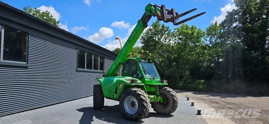 Merlo P40.7 伸縮臂操作車
