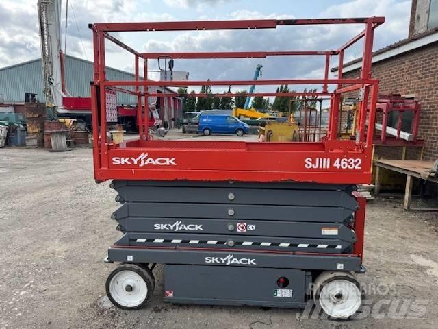 SkyJack SJ 4632 剪式升降機