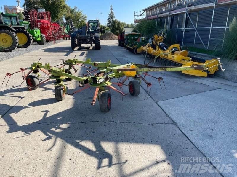 CLAAS 740 S 耙與翻草機