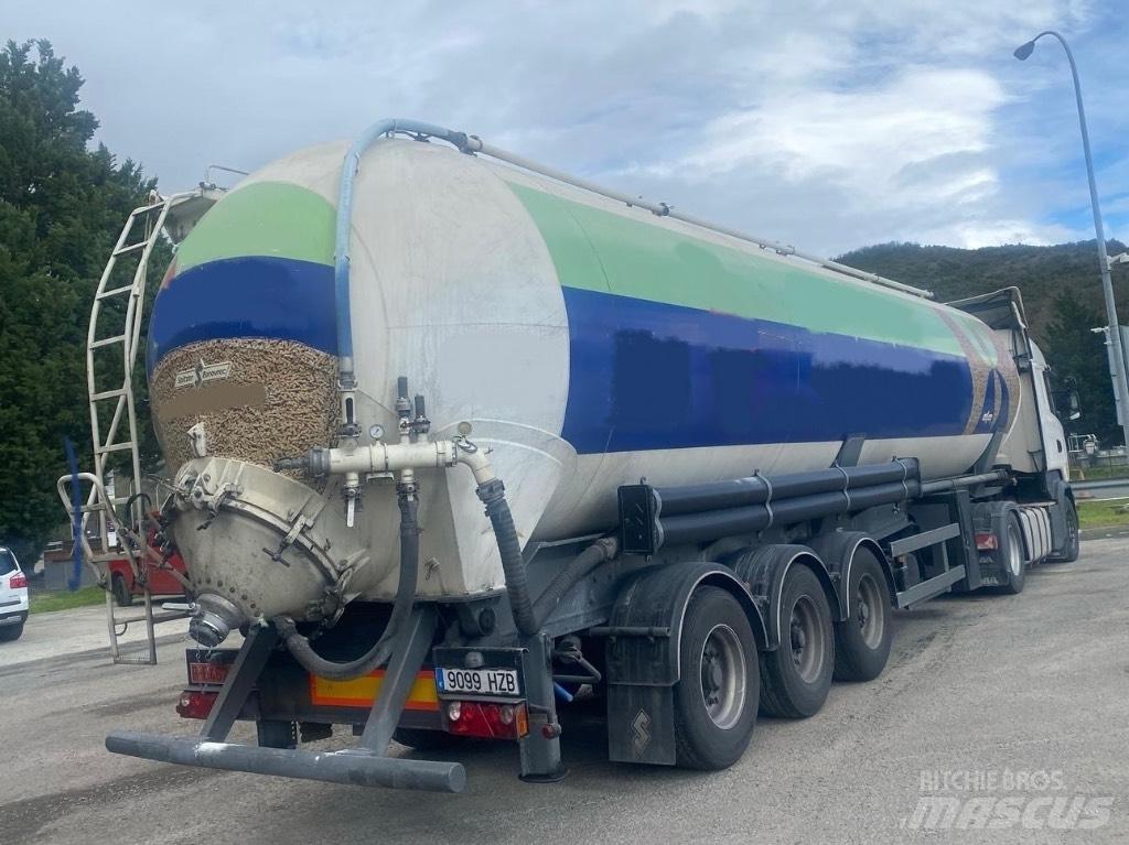 Spitzer SK2460CAL 罐體半拖車